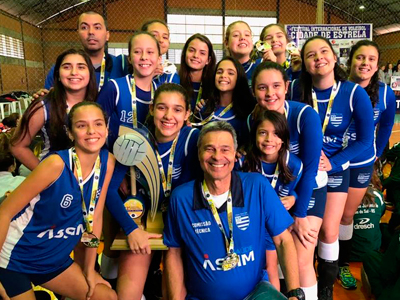 Voleibol do Graja� T�nis Clube